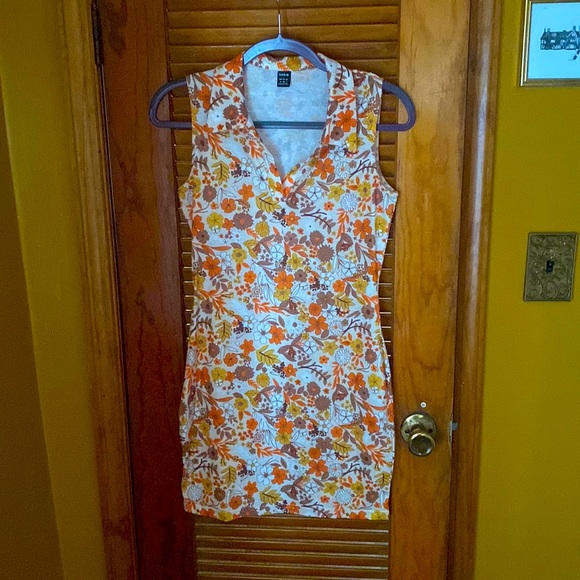 SHEIN Dresses & Skirts - flowery 70s themed dress